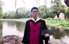 澳门威尼斯人网站 此刻的韩储银无比期待今年8月站在延安的讲台上